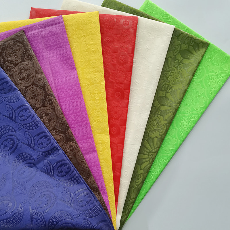 TMIE-08-2-3 115GSM C% Polyester High-density High-comes Dyed with Geometria Pattern ensessed Poly Poplin Fabric